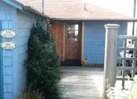 The Blue Rose Cottage - Amazing Views - Direct Beach Access - Pets Allowed