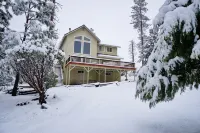 Reservation Never Needed! Private Home with Stunning Half Dome & El Cap Views! Hotels near Yosemite Falls