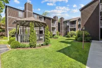 Walk to Downtown Blowing Rock - Pet Friendly with 2 Primary Bedrooms