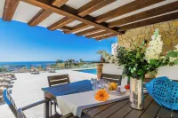 Villa Buena Vista: Amazing villa with private heated pool and fantastic views