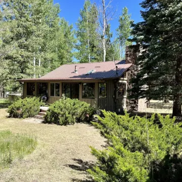 Picturesque Retreat Inspired by Thomas Kinkade, Situated on 1.5 Acres!