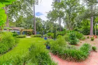 The Cottage at DuPont. Privacy and Space in a Park-like Setting. Hotels near Costco Wholesale