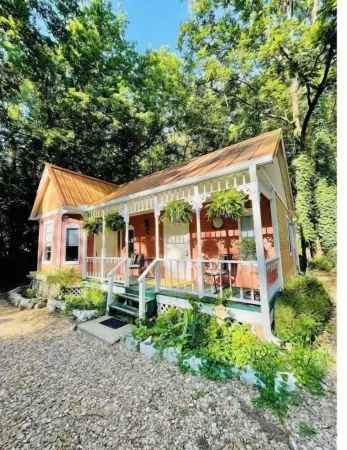 Downtown Couples Paradise Отели в г. Юрика Спрингс