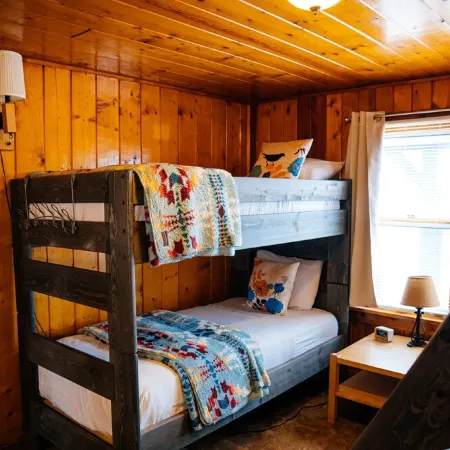 The Bird’s Nest - Creekside Cabin Retreat Near Salida & Monarch Mountain