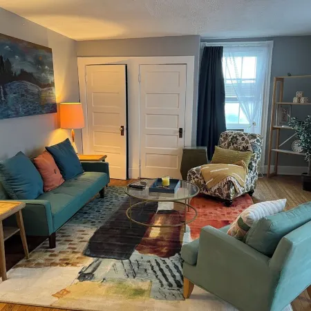Dreamweaver — 1BR 1BA just two blocks from the downtown walking mall