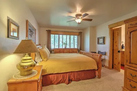 Spacious Condo on Golf Course w/Fireplace, Firepit, Patio and 2 Fishing Badges!