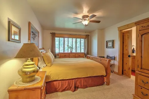 Spacious Condo on Golf Course w/Fireplace, Firepit, Patio and 2 Fishing Badges!