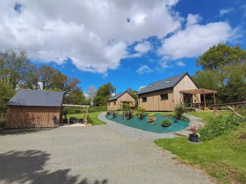 Chalet Avec Bain à Remous Privatif Près du Canal