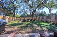 Charming Historic 2-bedroom house in Downtown Wimberley