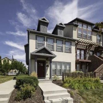 2 Story Townhome Within 30 Minutes of Everything