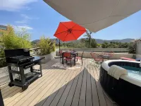 Superb apartment on the port with private Jacuzzi and shared pool