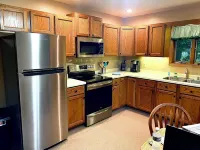 Cozy 3-bedroom cabin with private dock and direct access to Castle Rock Lake.