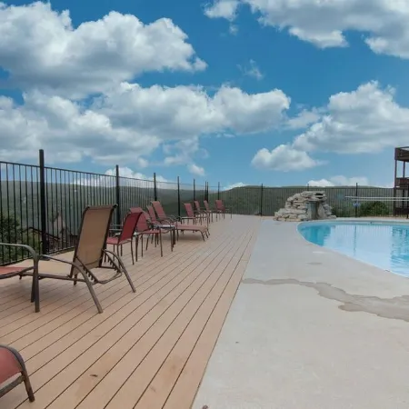 Don’t Miss This Family Lakeview Lodge! Sleeps 18; Pools; Near Silver Dollar City