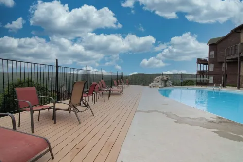 Don’t Miss This Family Lakeview Lodge! Sleeps 18; Pools; Near Silver Dollar City