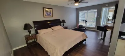 Bistro Place near Fort Bend Tollway Hotels in der Nähe von Kenneth Hall Stadium