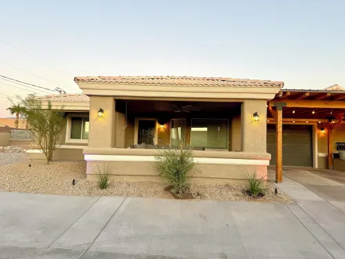 Wknd@Bernies-Romantic Secluded Desert Oasis-Cozy 2Bd Villa-Pvt Hot Tub Boat Prkg
