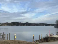 Wonderful House on Weiss Lake! Two piers and nearby boat launch. Sleeps 16 - 3-Star