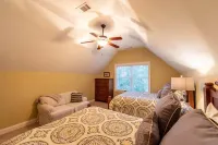 Luxury Lakefront Getaway on Beautiful Lake Sinclair