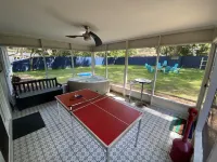 Relaxing FUN Home- short walk to Rainbow River Hotels in Dunnellon