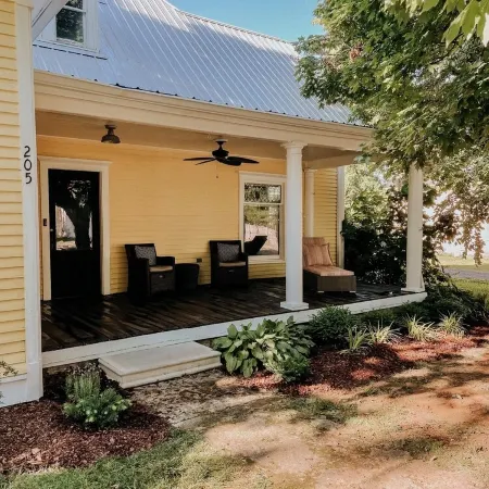 The Yellow House - Hidden Gem in heart of Portland
