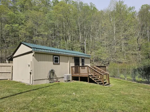 Creek Life Cottage is a place where you can relax and unwind on the creek.