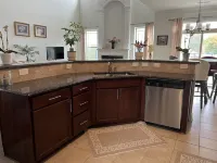 🍀 Exceptional Fully Equipped Spacious Home 1 King & 2 Queen BRs