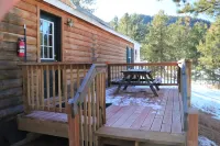 Spacious family home just waiting for you & yours to begin your next adventures Hotels in Teller County