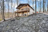 Hot Tub, Private Creek Access, High Speed Internet, Romantic Vibes