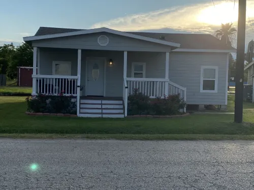 Peaceful 3BR house with a lot of space. Hotels in Palacios