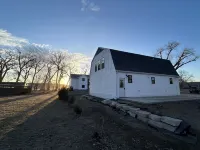 Quaint, all new loft apt. located in a quiet country setting, minutes from town. Hotels in Stanley County