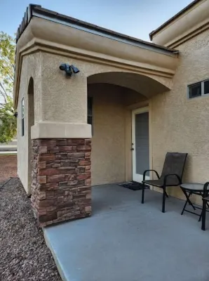 One bedroom detached guest house
