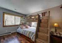 Hidden Gem Falls, The Rainforest Waterfall Retreat with creekside fire pit!!🔥