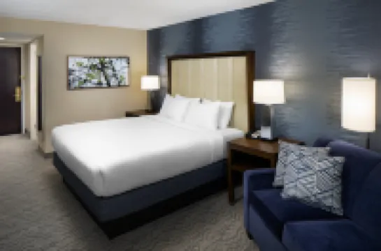 คราวน์พลาซ่า นาชัว โรงแรมในแนชัว