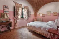Tuscan house for groups,families,Authentic,Nature, Peace,Pool,Exclusive, Privacy