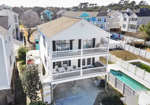 Spectacular Beach House just 1 min. walk to beach w/ Private Salt Pool & Hot Tub