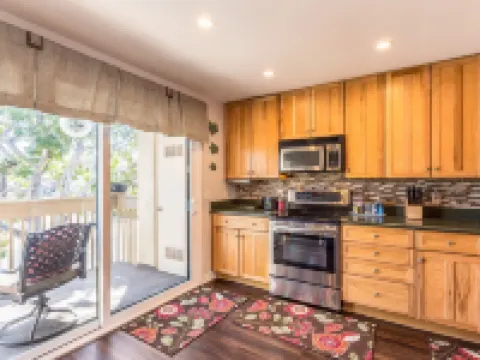 Spacious Beach House Hotels in Solana Beach