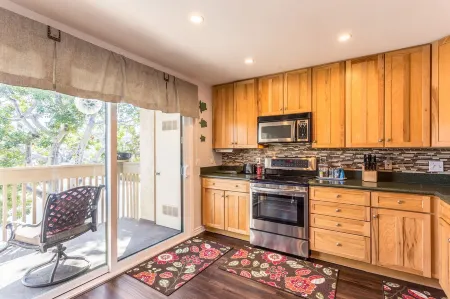 Spacious Beach House Отели в г. Солана Бич