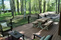 Northwoods Get Away!  Enjoy the privacy of this property & large game room!