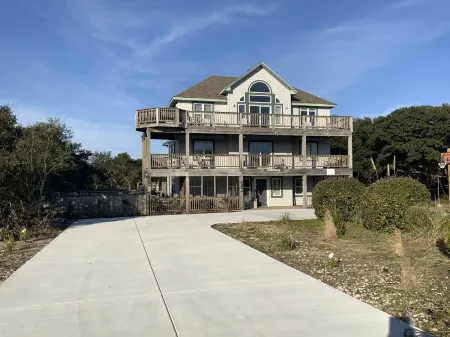 A Beach Vacation Gem.  Booking 2026 Summer with Great Rates. Ev Friendly