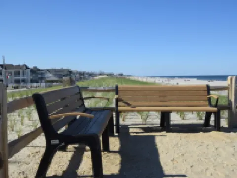 Manhattan on the Beach! Beach block just a short walk up the block Hotels in Lavallette