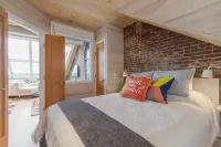 Downtown Penthouse Suite - Stunning Harbor Views