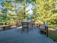 Amenity-Packed Waterfront Island Retreat Hotels in Lopez