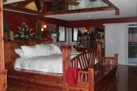 Lazy G #1 Honeymoon Suite Hotels in 