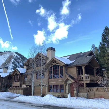 Spacious Sun Valley Retreat - Hot Tub + Walk to River Run & Downtown