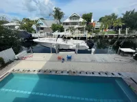 Islamorada Oasis, Luxurious 4 Bedroom 3 Bath Home. Heated Pool! Boat Lift Option - Private Pool