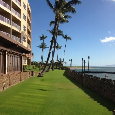 Gorgeous Oceanfront Condo Steps From The Beach, Air Conditioned, Free Wi-Fi