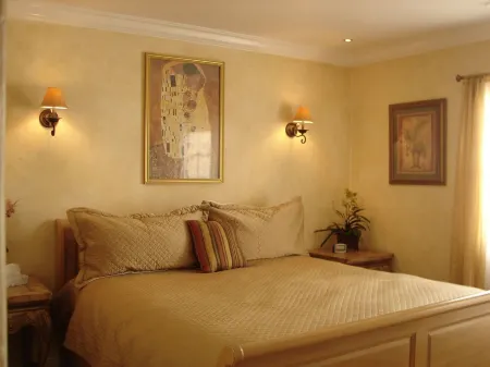 Best Value in Laguna Beach, close to Crescent Bay Beach! Отели в г. Лагуна-Бич