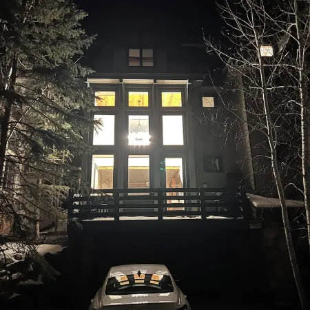 Park City & Deer Valley, 3 Br/3BA, Walk to Park City, 2 Car Garage.