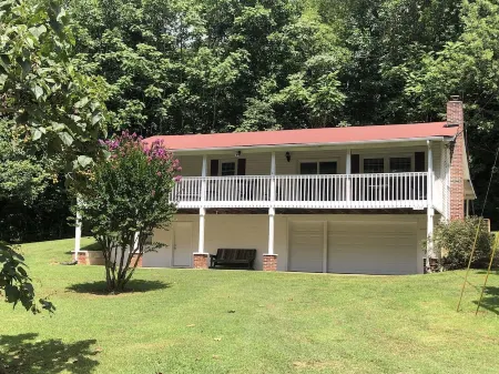Back Your Boat Into Center Hill Lake From Our Home!  Swim, Fish, Hunt, Relax!