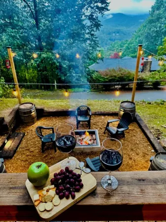 Mountain View Home • Hot Tub, Game Room, Fire Pit, Pizza Oven